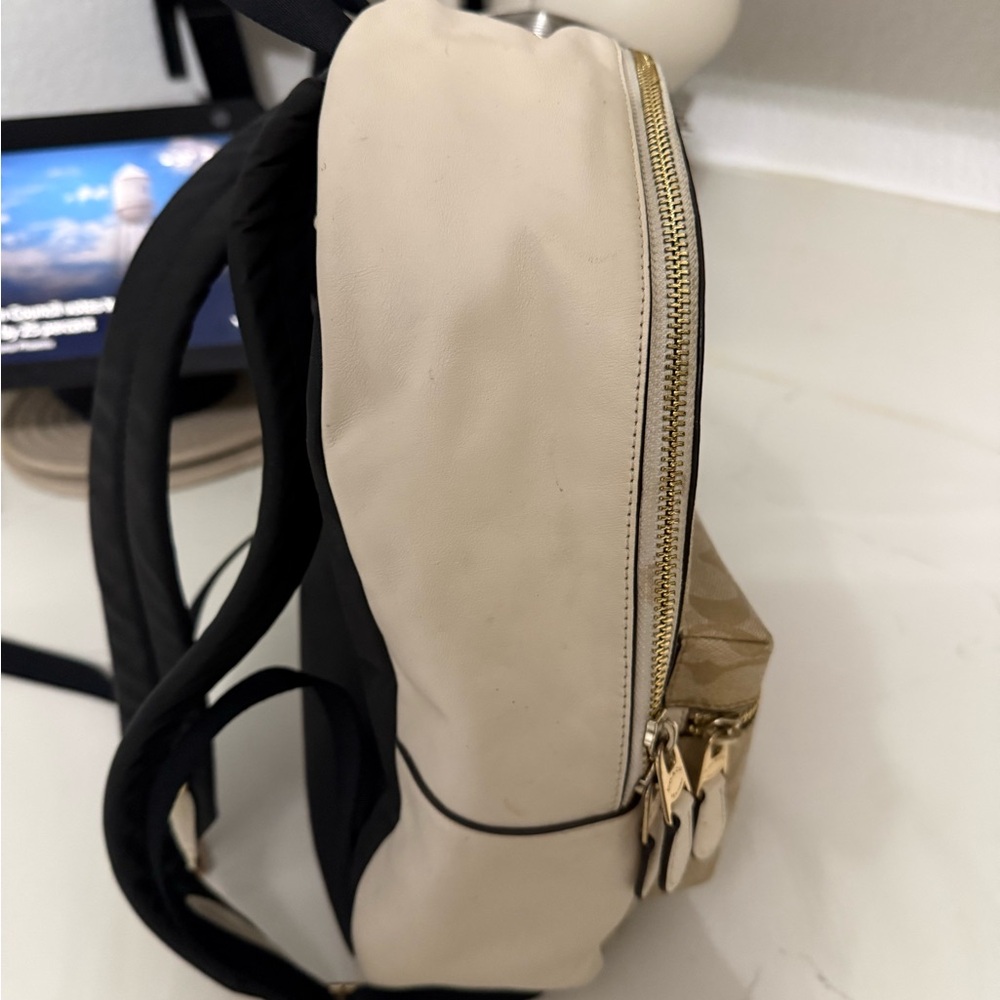 Coach Tan Signature Backpack - Picture 4 of 9